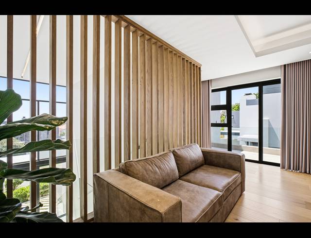 4 BEDROOM HOUSE FOR SALE IN LONEHILL